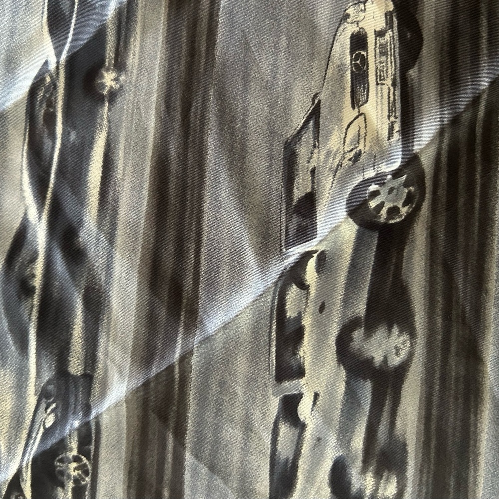 Mercedes-Benz Black and Gray Scarf - 100% Silk. 34x34 - Picture 6 of 8